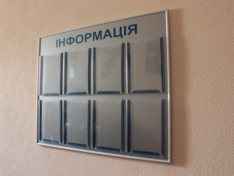 Tablica informacyjna na 8 kieszeni A4, 1000x740 mm