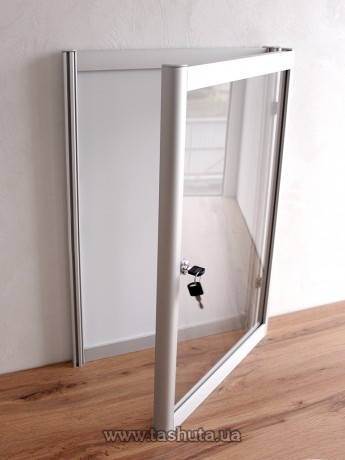 Gablota informacyjna ze szkłem i zamkiem, 600x800 mm