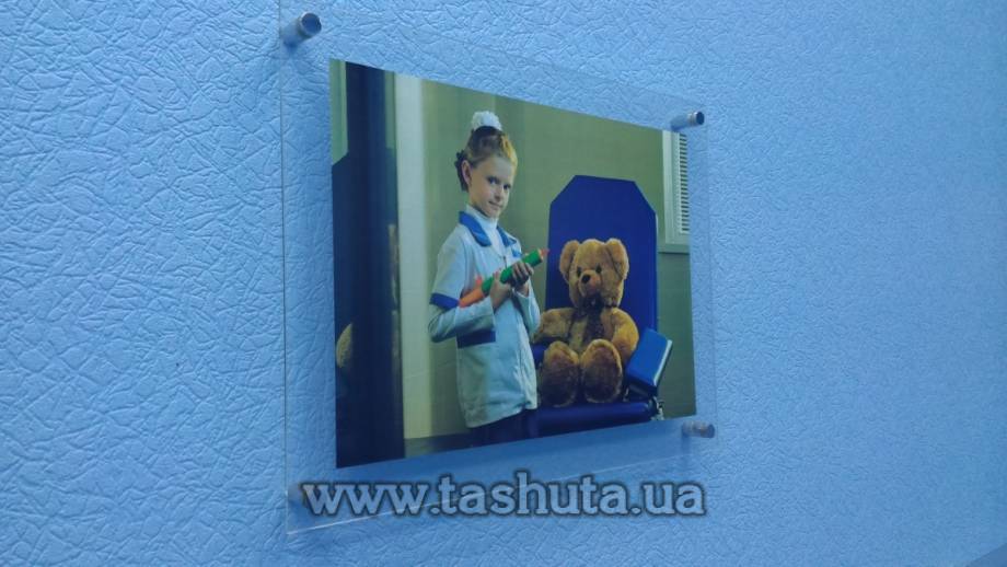 Акриловая рамка для фотографии формата А4 (210х297)