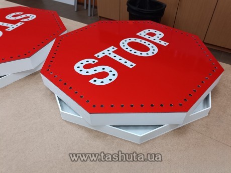 Znak drogowy LED „Stop” 600x600mm