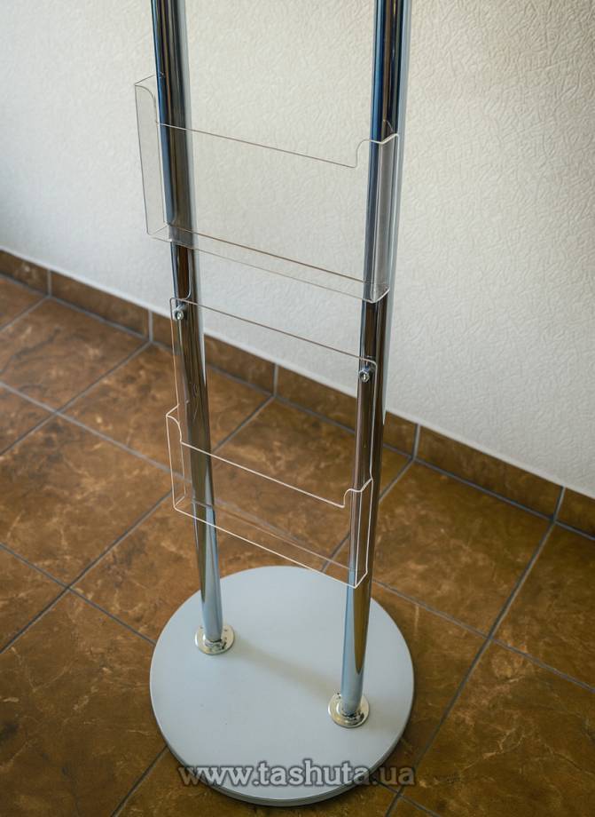 Single-Sided Catalogue Stand with 3 A4 Pockets