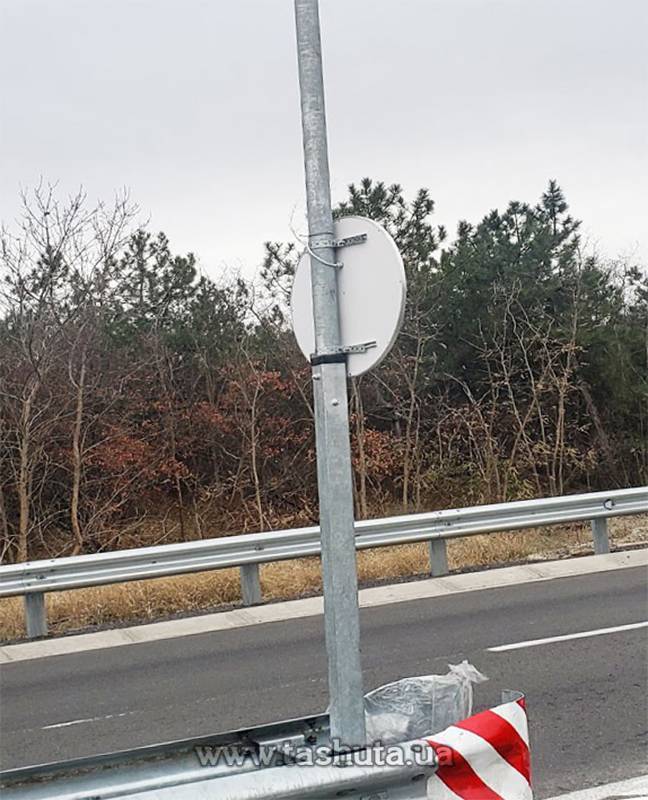 "Detour" LED Road Sign 700x700mm