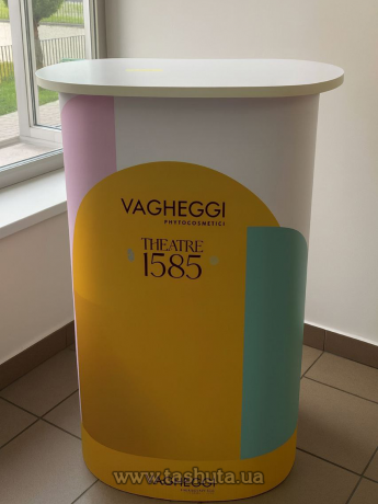 Стойка ресепшн с печатью 600х450 мм