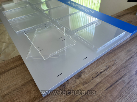 Стенд, куточок споживача на 5 кишень, 1300х500 мм (композитний матеріал)