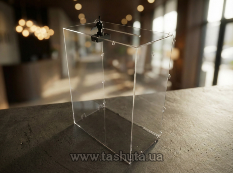 Акційна скринька, ящик для збору коштів на шипах із замком 390х560х250 мм