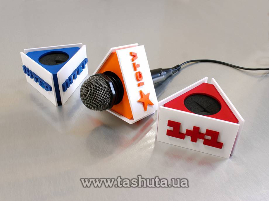 Triangular Microphone Flag with 3D Logo