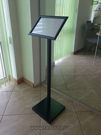 Podłogowy stojak informacyjny pochylony A3 (297x420mm)