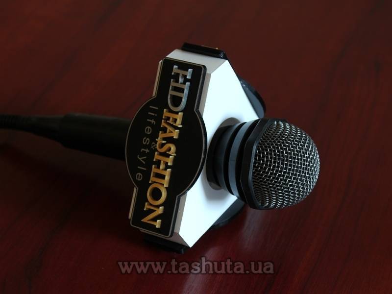 Triangular Microphone Flag with 3D Logo