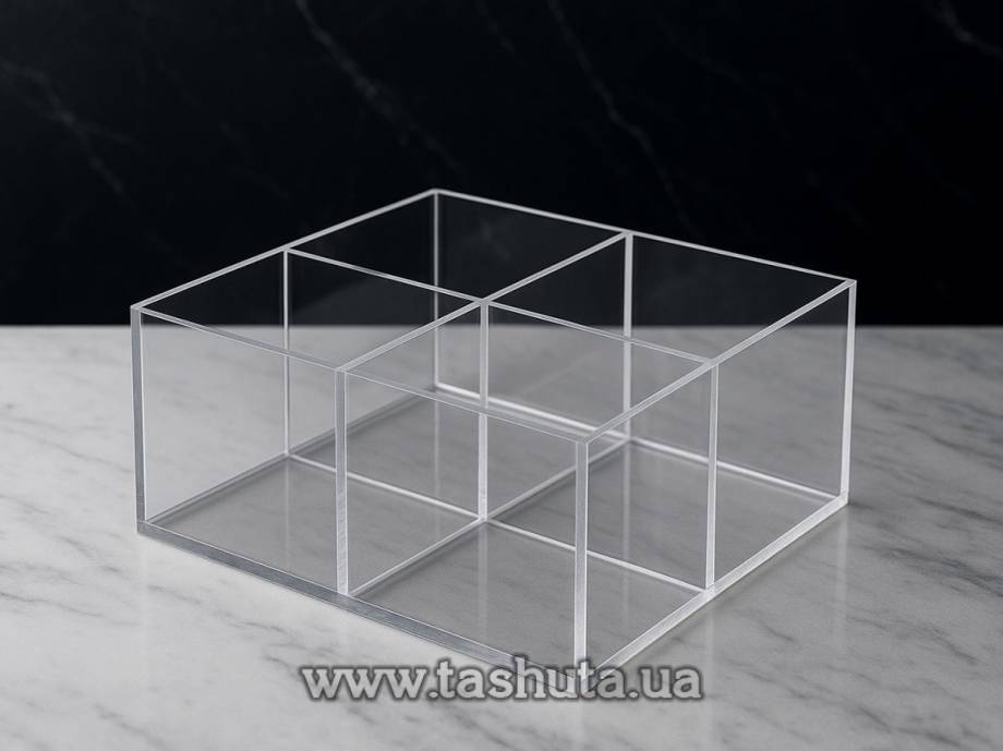 Clear Container, Box 200x200x150mm with 4 Sections