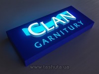 Szyld lightbox z kompozytu z literami przestrzennymi