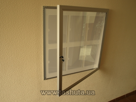 Стенд-витрина с дверцами и замком настенная, 420х600 мм