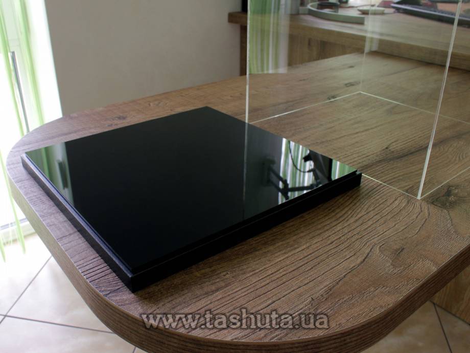 Protective Cover on Wooden Base 250x250x250