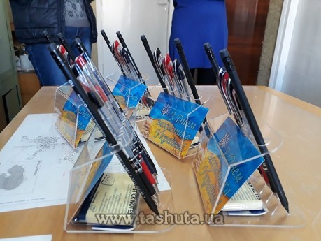 Plastikowa podstawka na długopisy na 5 szt., 120x100x105 mm