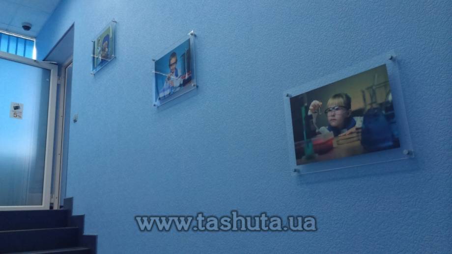 Акриловая рамка для фотографии формата А4 (210х297)