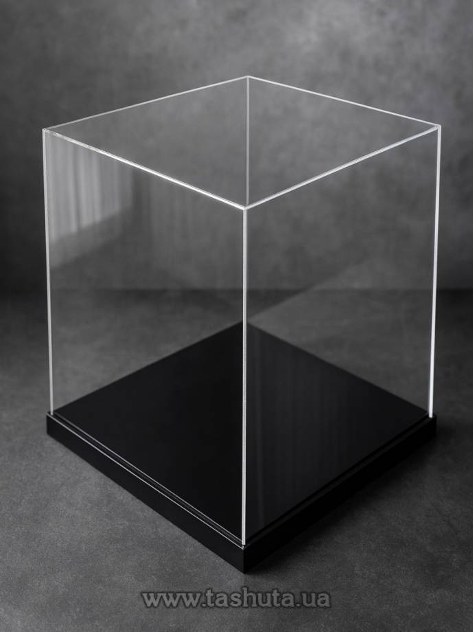 Protective Cover on Wooden Base 200x200x200
