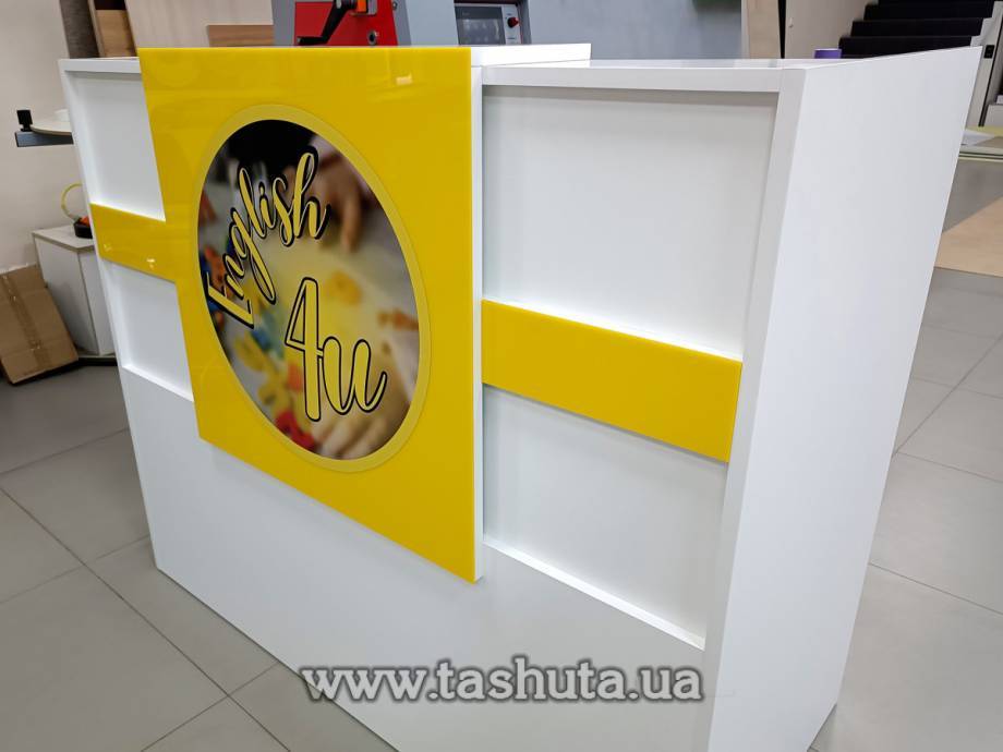 Стійка адміністратора з акриловою панеллю для логотипу, 160х110х60см