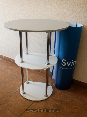 Стійка ресепшн з друком  700х700 мм