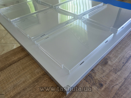 Стенд, куточок споживача на 8 кишень, 1050х850 мм (композитний матеріал)