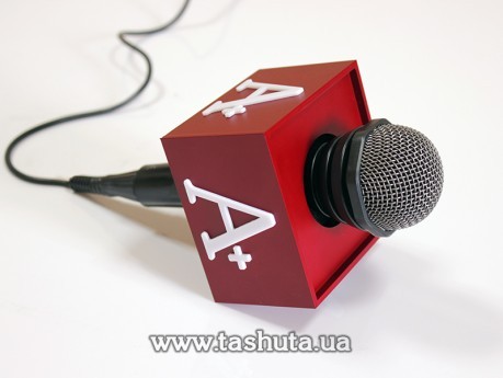 Kostka (nakładka) na mikrofon z logo przestrzenne