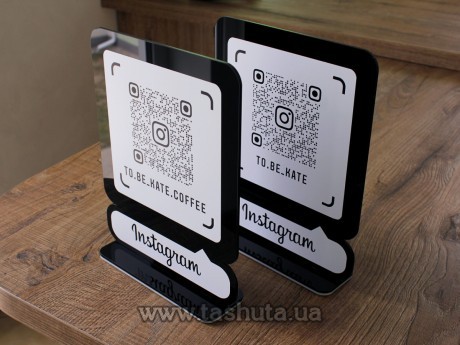 Wizytówka na Instagram z kodem QR z akrylu 300x380mm