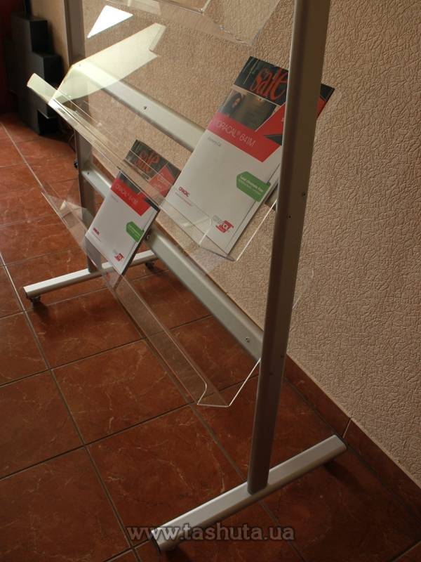 VIP Literature Stand, 4 Pockets A4x4