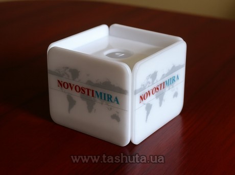 Kostka na mikrofon z logo