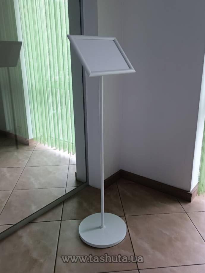 Inclined A4 Snap Frame Information Stand, White/Black