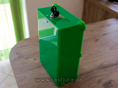 Скринька з кольорового оргскла для збору коштів, пропозицій із замком 190х300х105 мм