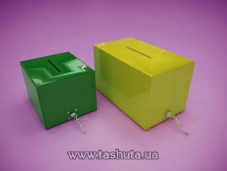 Pudełko na datki z kolorowego akrylu z zamkiem 300x200x150 mm