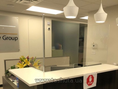 Narożna bariera ochronna do sklepów, supermarketów, banków, stacji paliw 900x760mm