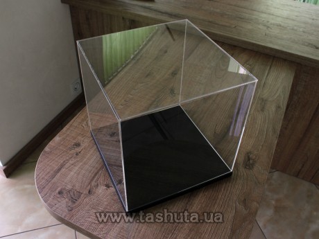 Klosz ochronny na drewnianej podstawie 400x400x400