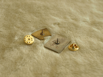 бейджи из металла