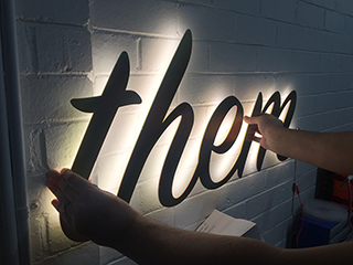 Заказать плоские буквы с подсветкой